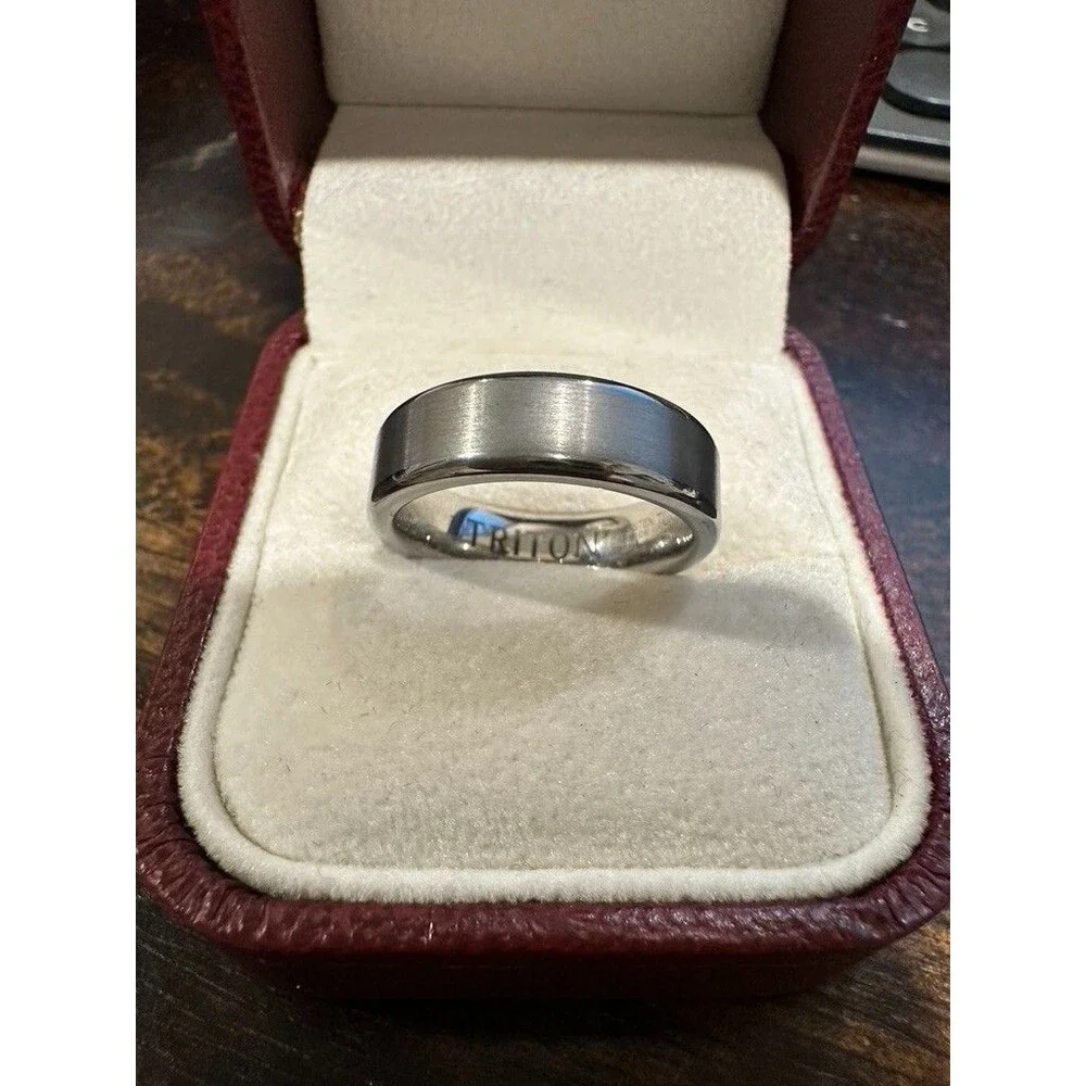 Triton Tungsten Carbide Ring Size 7.5  Band Unisex Retail $375